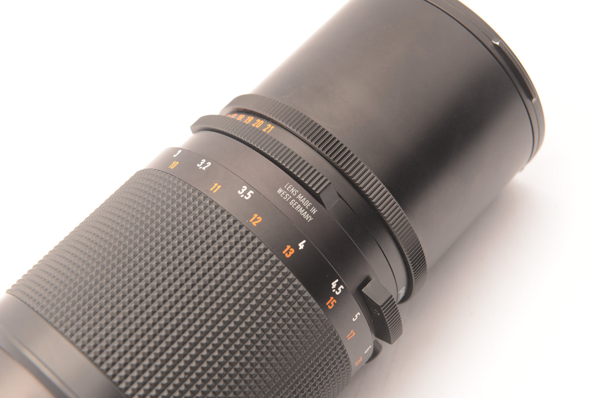Hasselblad CF 250mm f/5.6 Sonnar T* Lens – barrel control detail