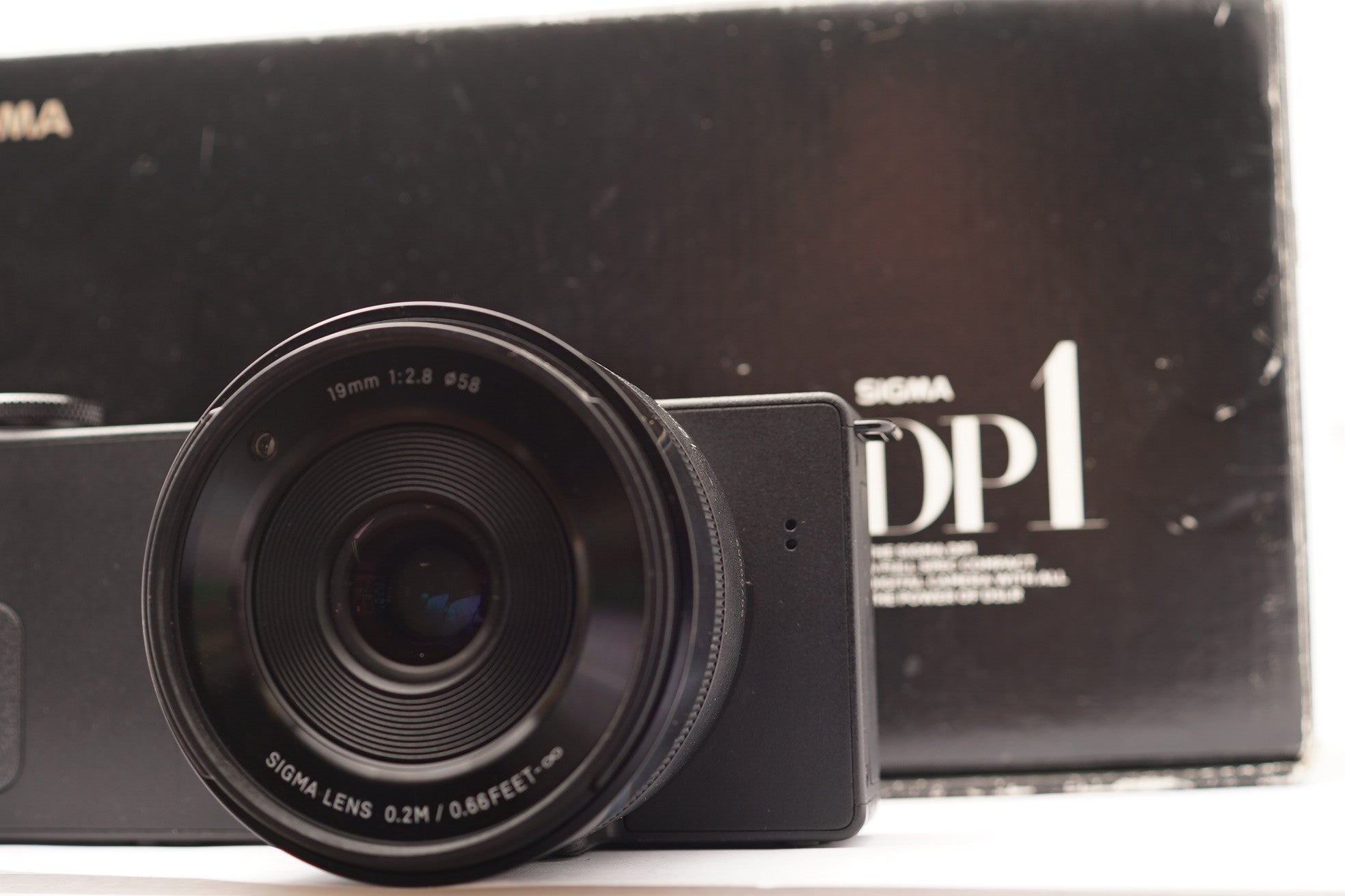 Sigma dp1 Quattro Digital Camera with 19mm f/2.8 Lens