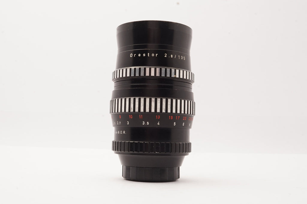 Meyer-Optik Görlitz Orestor 135mm f/2.8 M42 Lens