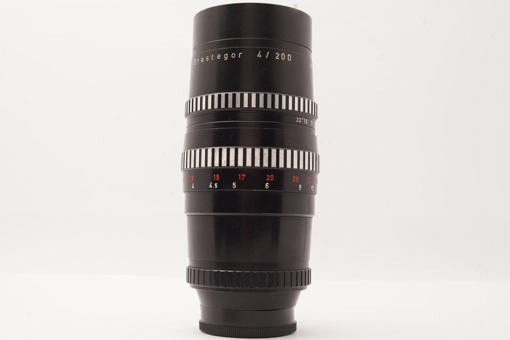 Meyer-Optik Görlitz Orestegor 200mm f/4 M42 Lens