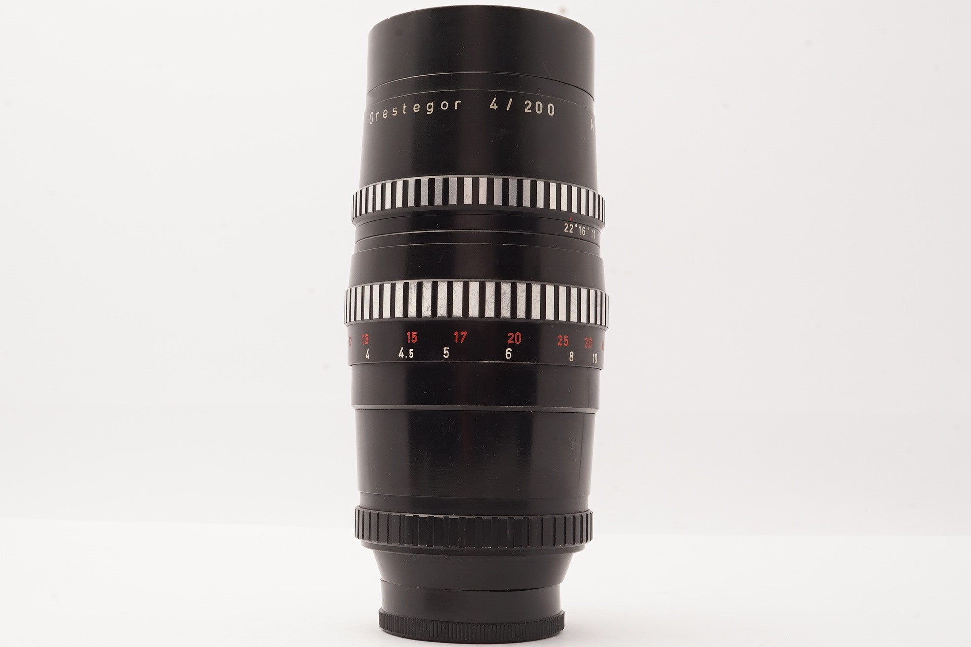 Meyer-Optik Görlitz Orestegor 200mm f/4 M42 Lens