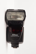 Nikon Speedlight SB-700 Flash front view