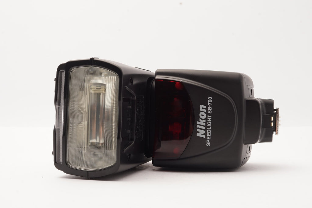 Nikon Speedlight SB-700 Flash