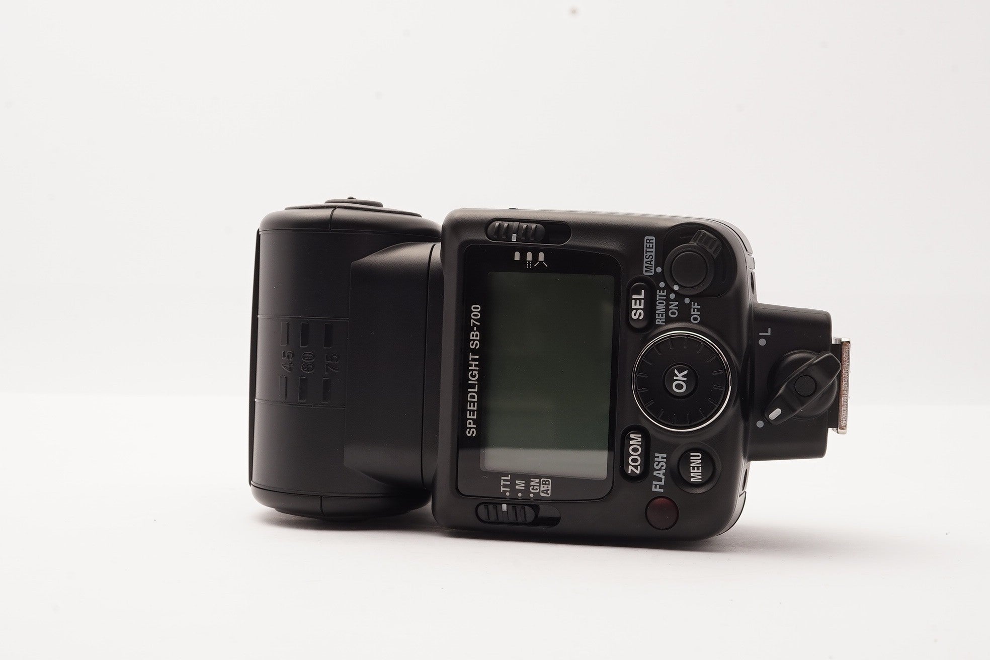 Nikon Speedlight SB-700 Flash