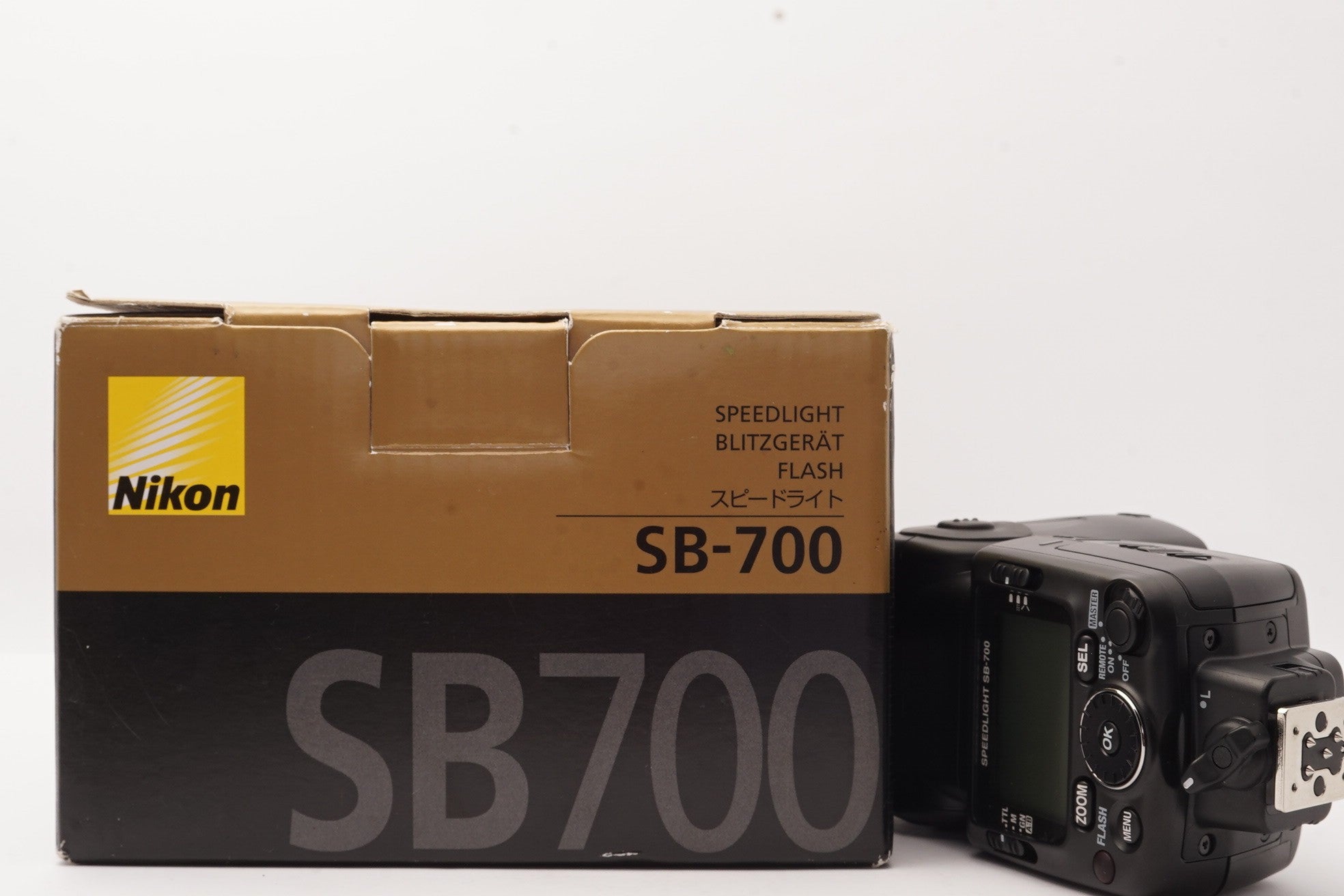 Nikon Speedlight SB-700 Flash