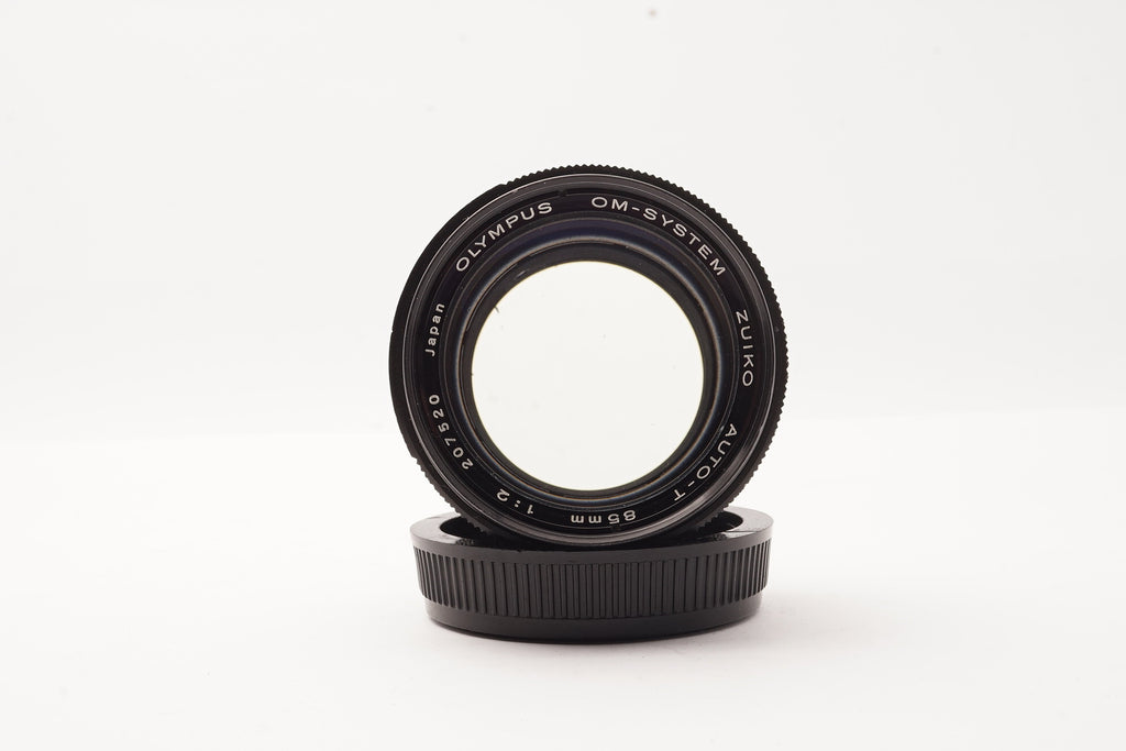 Olympus Zuiko 85mm f/2 OM Lens – view 4