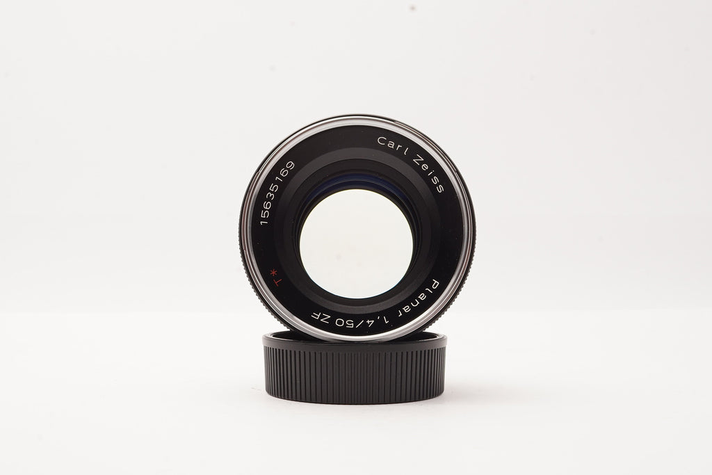 Carl Zeiss Planar T* 50mm f/1.4 ZF.2 F-Mount Lens – view 4
