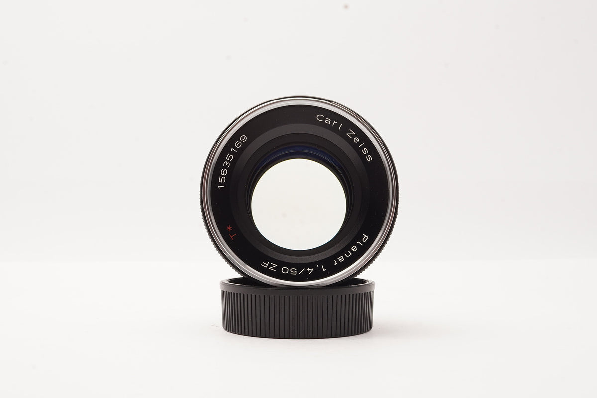 Carl Zeiss Planar T* 50mm f/1.4 ZF.2 F-Mount Lens – view 4