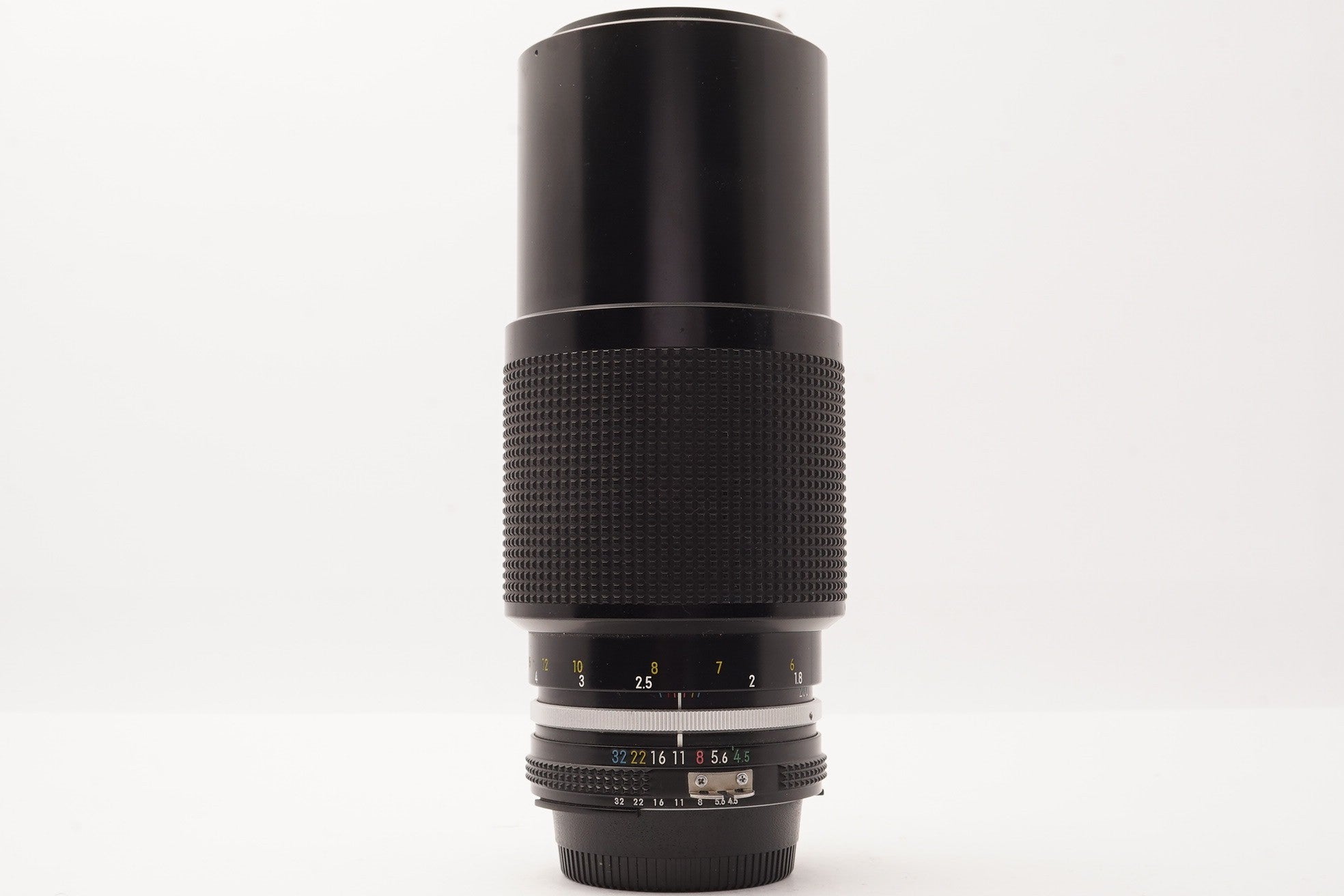 Nikon Zoom-Nikkor 80-200mm f/4.5 AI Lens