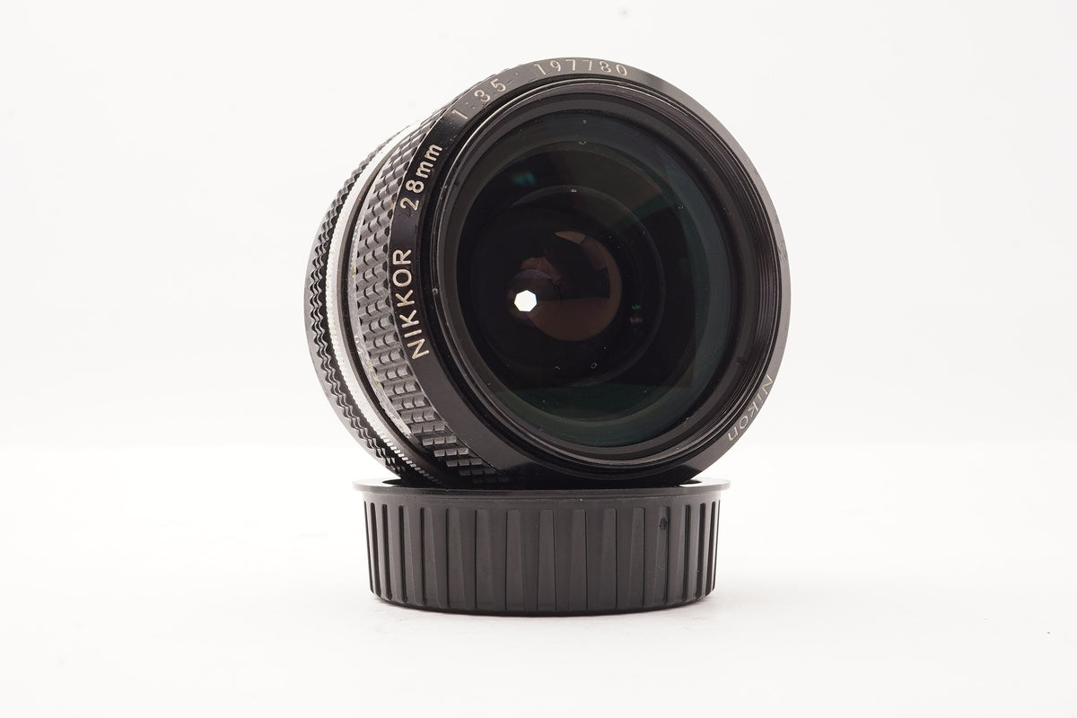 Nikon Nikkor 28mm f/3.5 F-Mount Lens – view 4