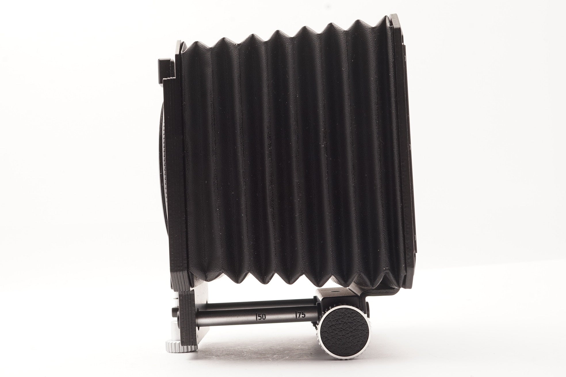Zenza Bronica ETR Professional Lens Hood-E – Very Good
