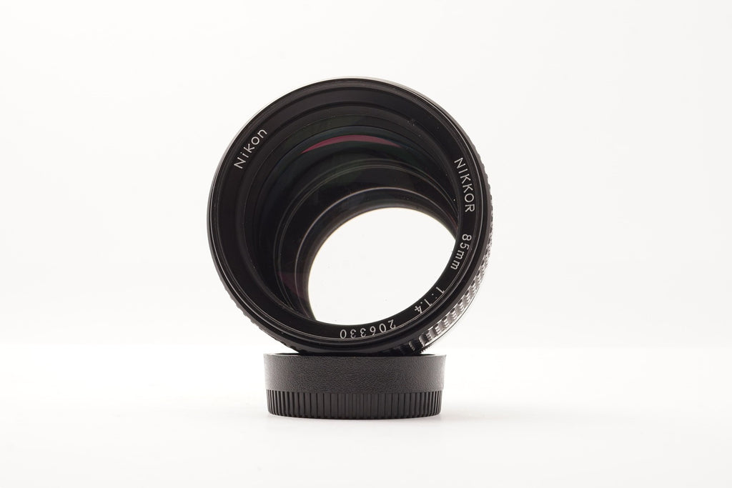 Nikon Nikkor 85mm f1.4 AI-S – view 4