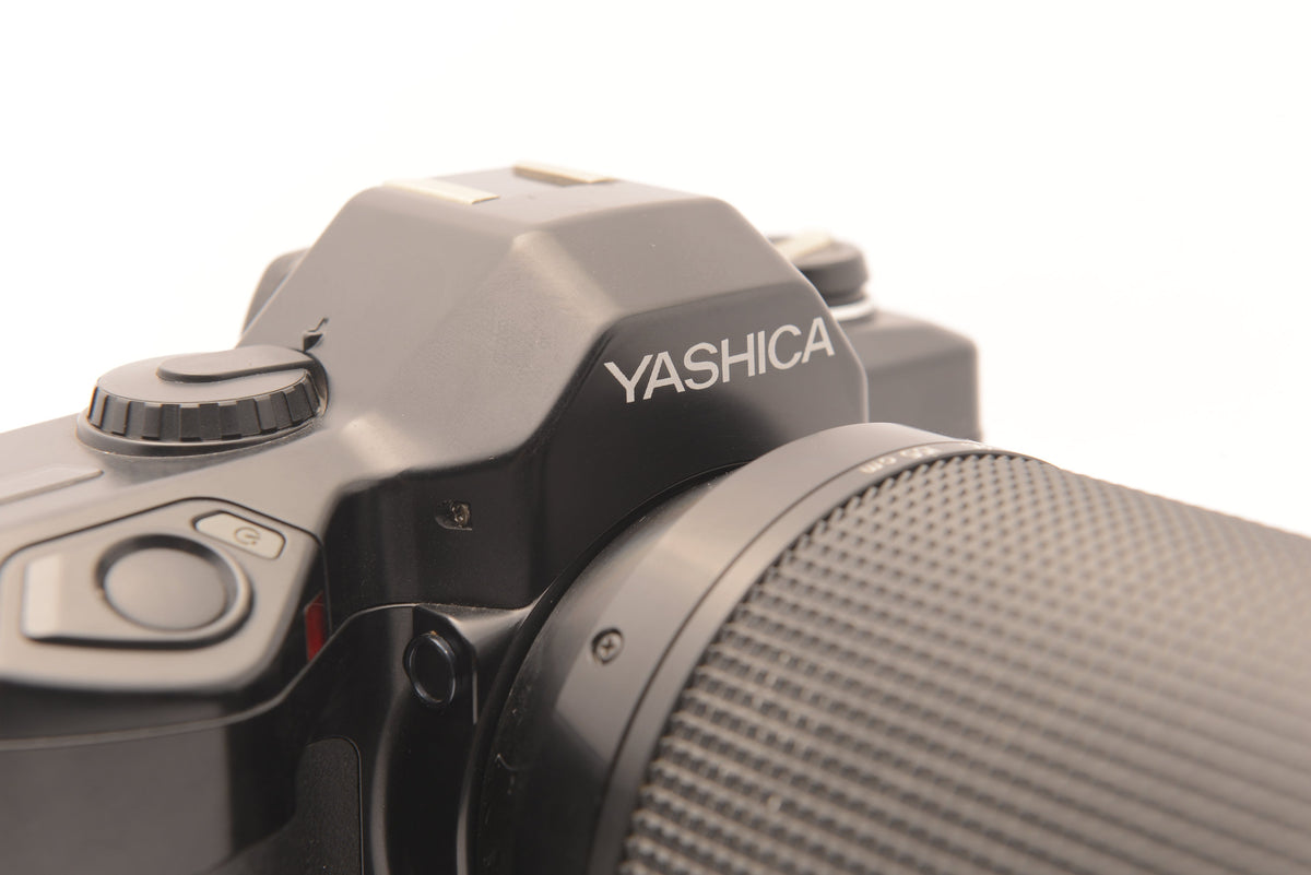 Yashica Dental Eye II with Macro 100mm f/4 – body and lens detail