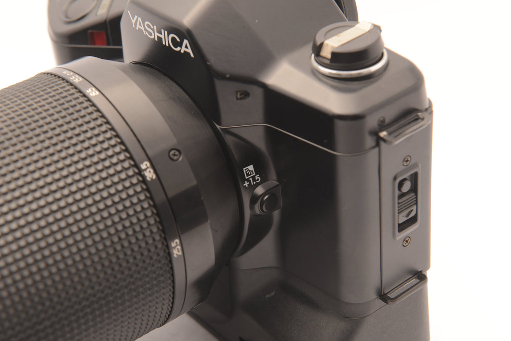 Yashica Dental Eye II with Macro 100mm f/4 – side control detail