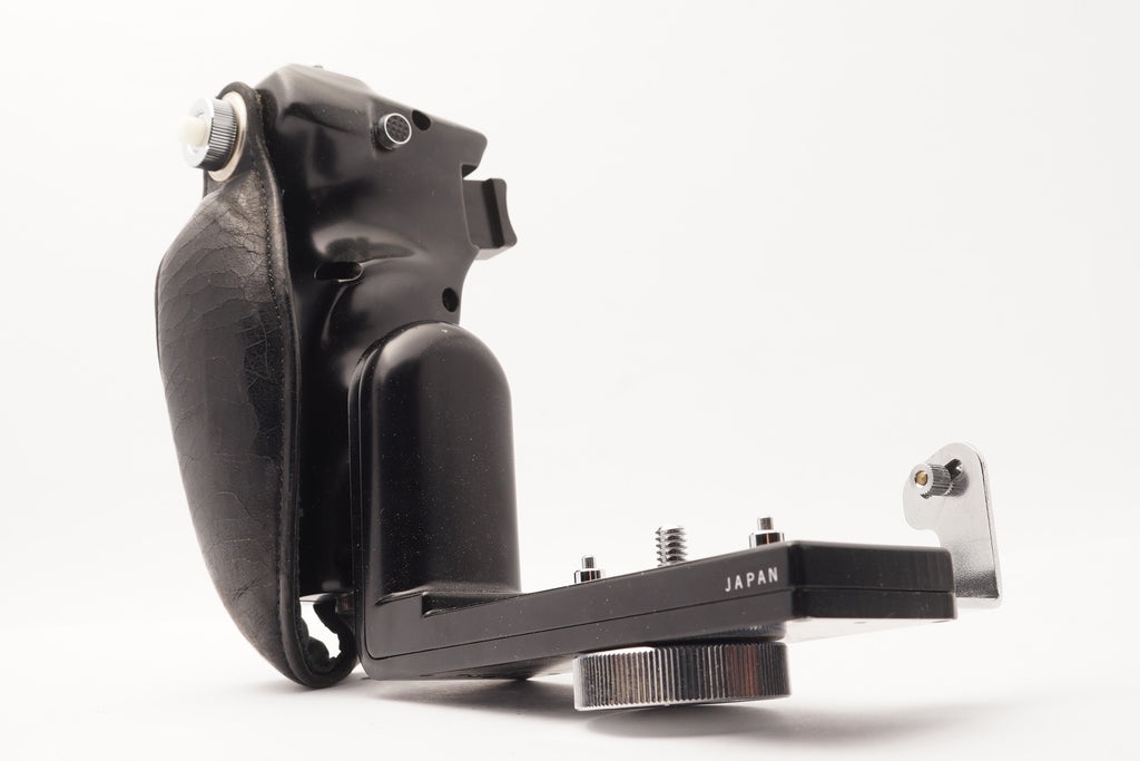 Mamiya Multi-Angle Grip – Very Good