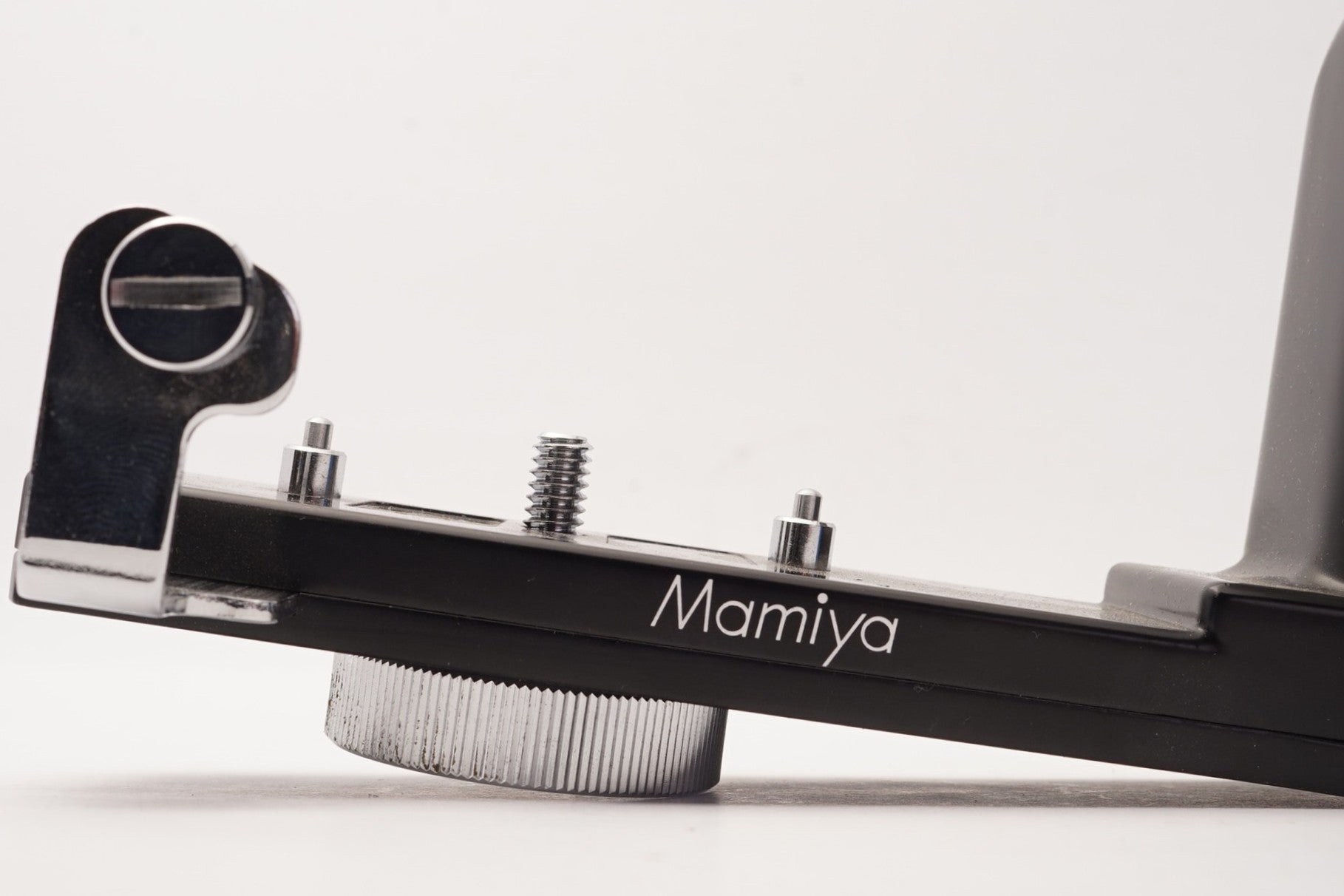 Mamiya Multi-Angle Grip – Very Good