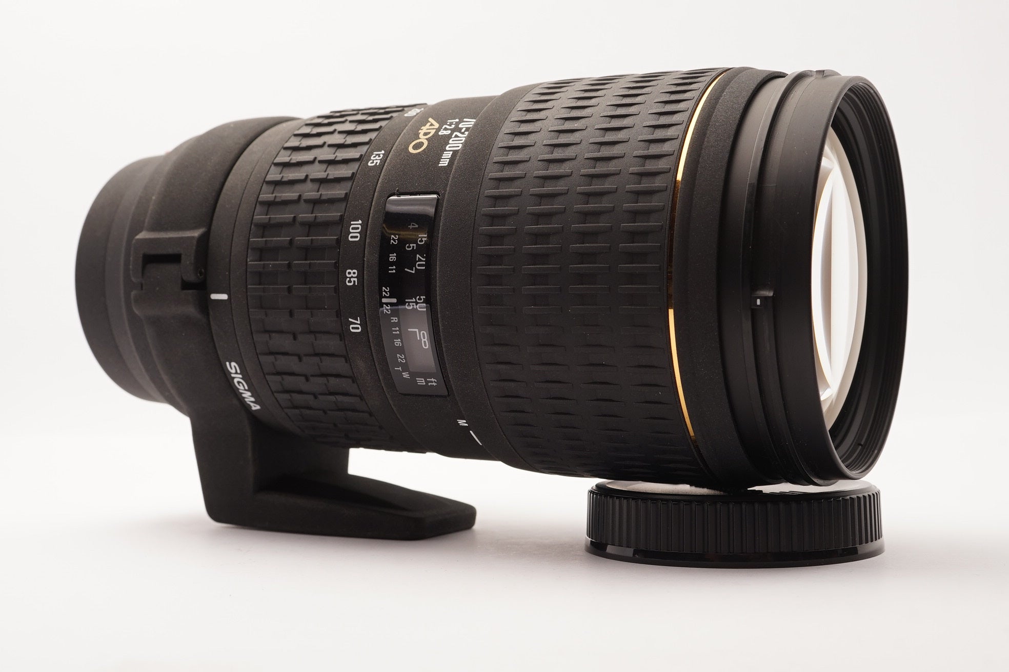 Sigma 70-200mm f/2.8 APO Minolta AF Lens – view 3