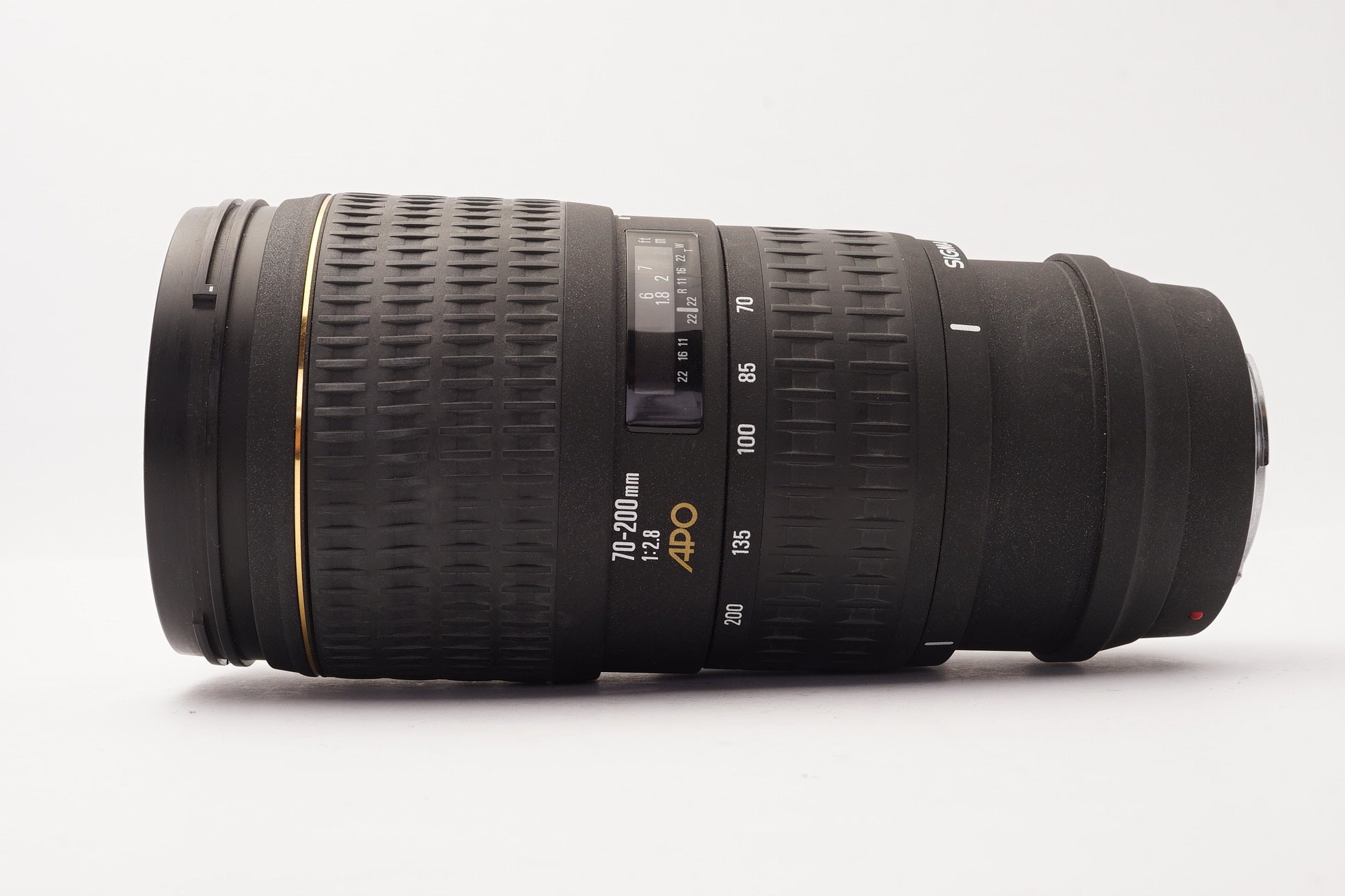 Sigma 70-200mm f/2.8 APO Minolta AF Lens – view 2