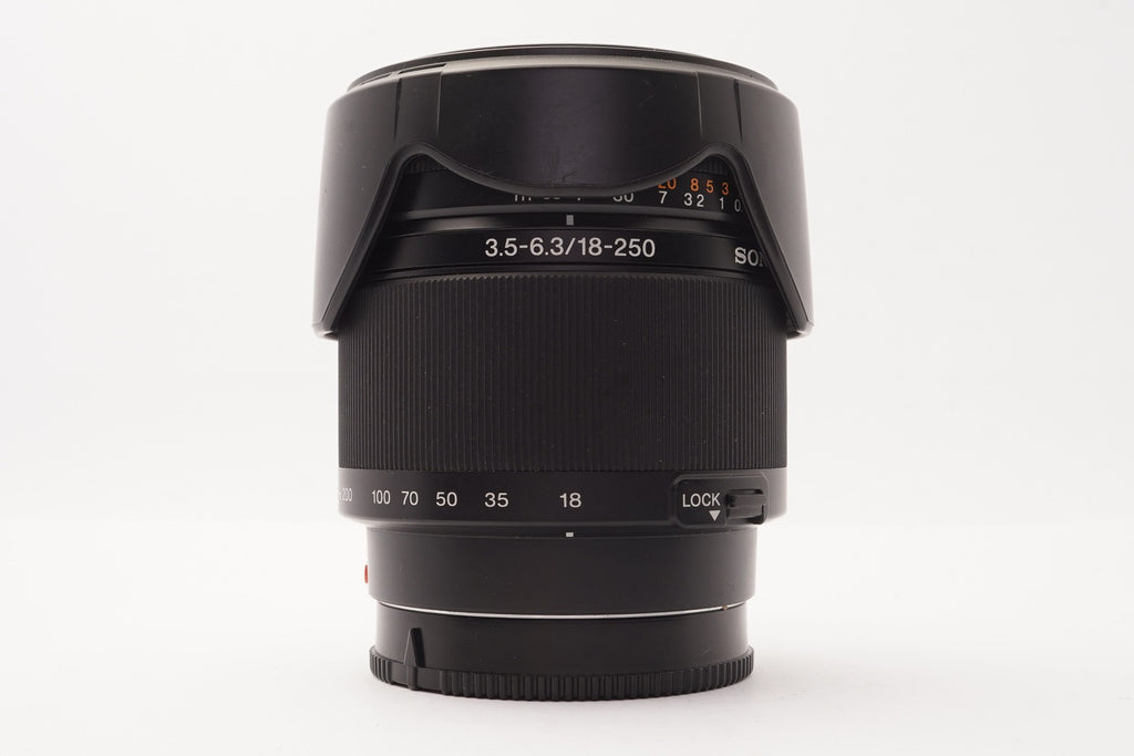 Sony DT 18-250mm f/3.5-6.3 A-Mount Lens – view 1