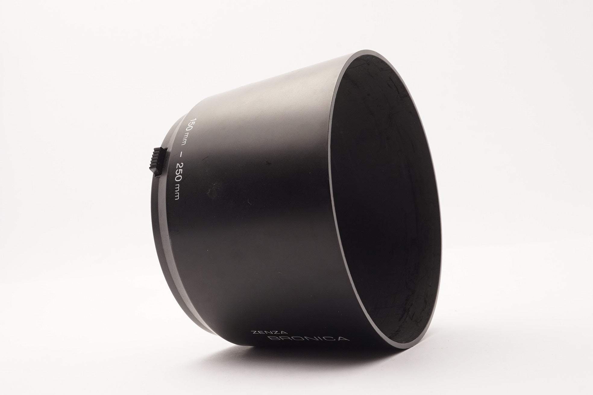 Bronica ETR Lens Hood-E 150-250mm – main product view