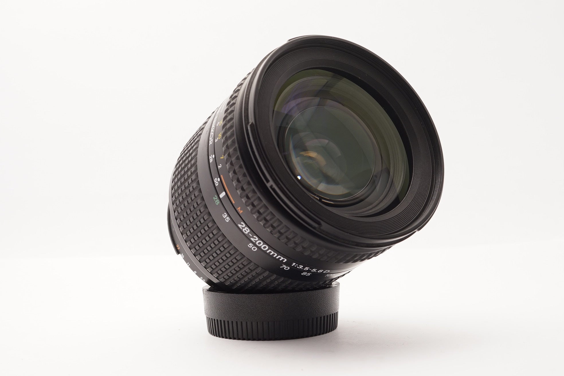 Nikon AF Nikkor 28-200mm f/3.5-5.6D Lens – view 2