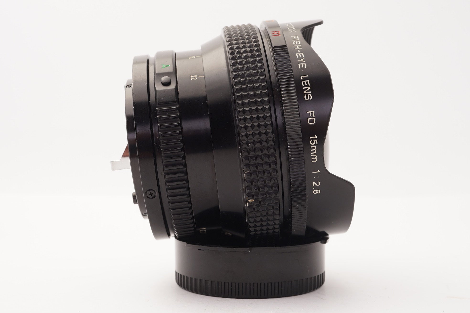 Canon FD 15mm f/2.8 Fisheye Lens – view 3