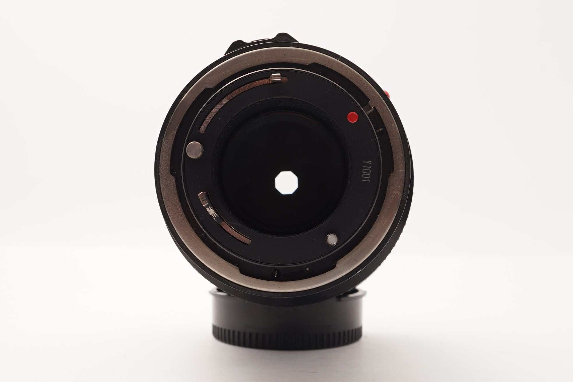 Canon FD 135mm f/2 Lens – view 3