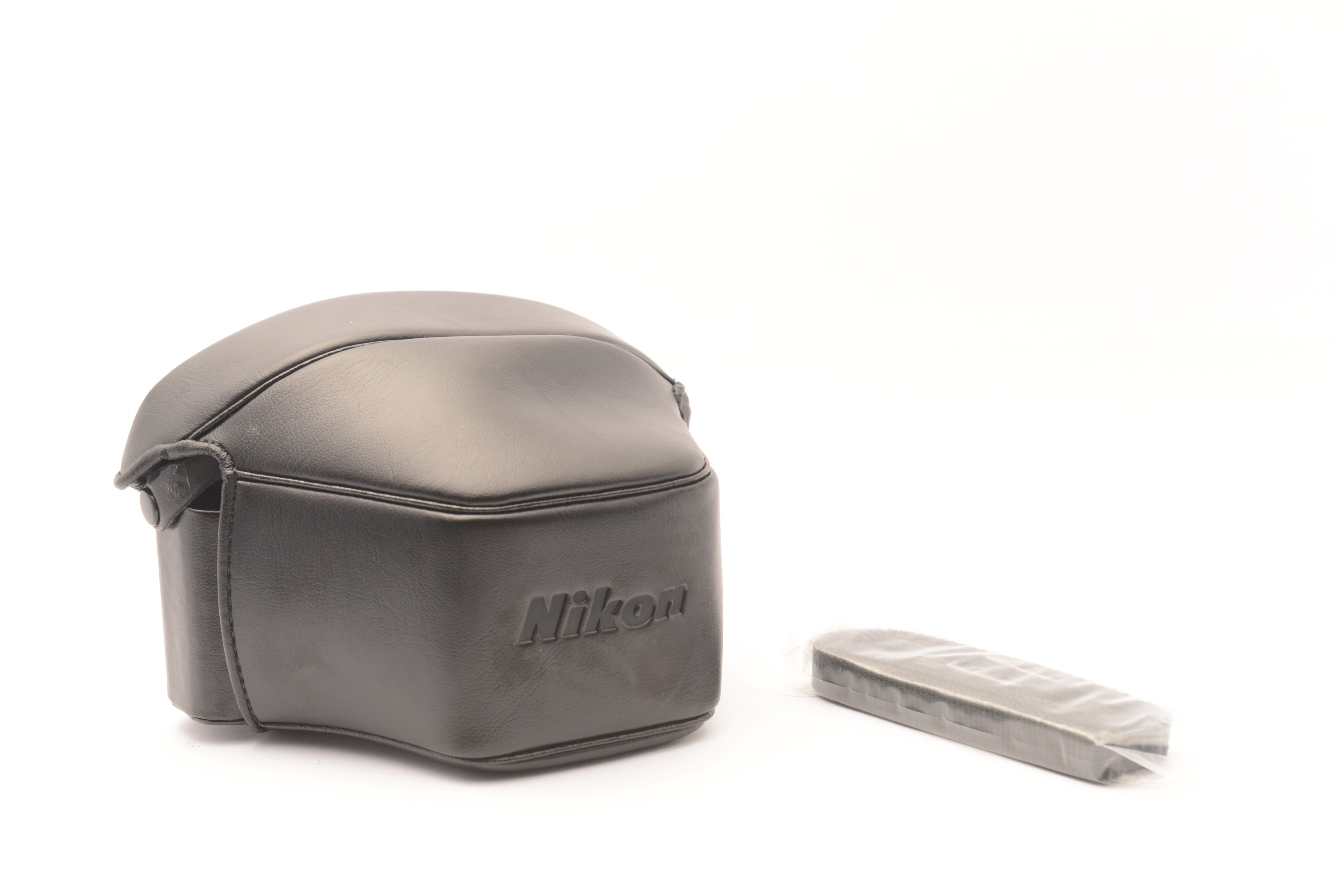 Nikon CF-11 Case for EM – view 3