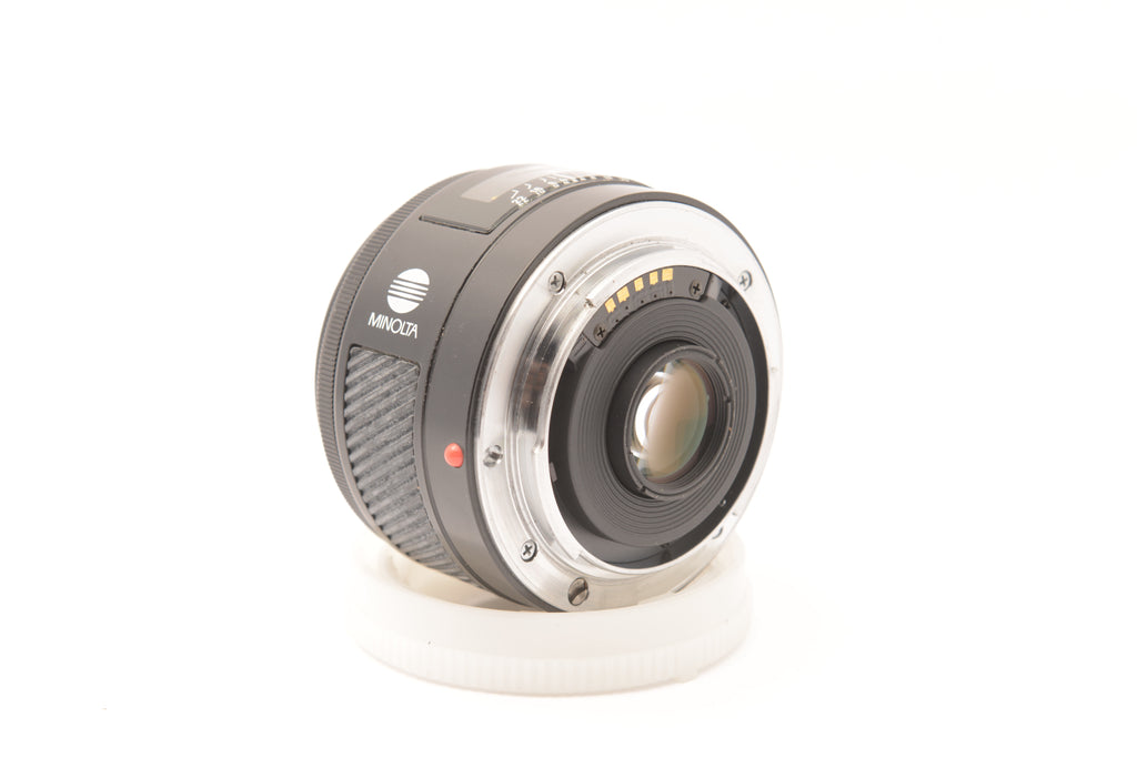 Minolta AF 28mm f/2.8 Lens – view 2