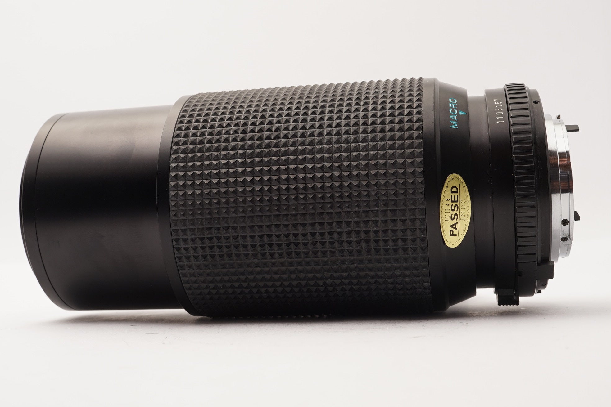 Minolta MD Zoom 70-210mm f/4 Lens – view 4