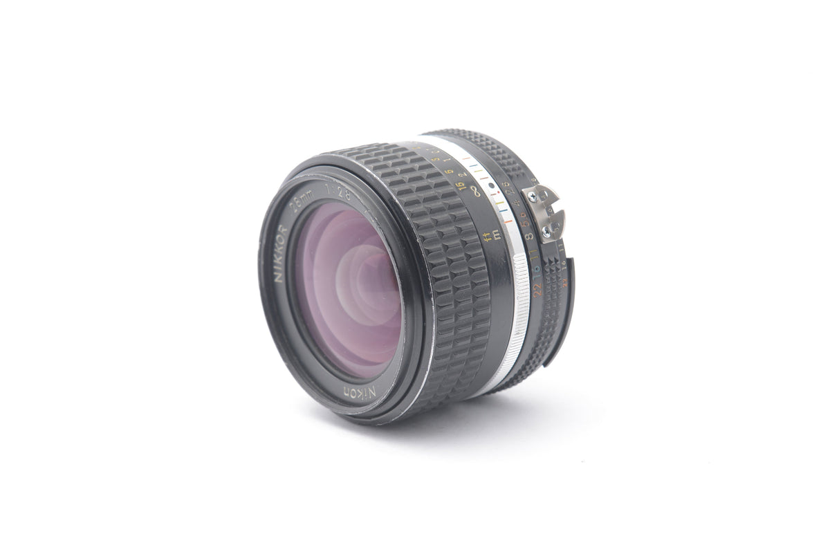 Nikon 28mm f/2.8 AI-S – product view 1
