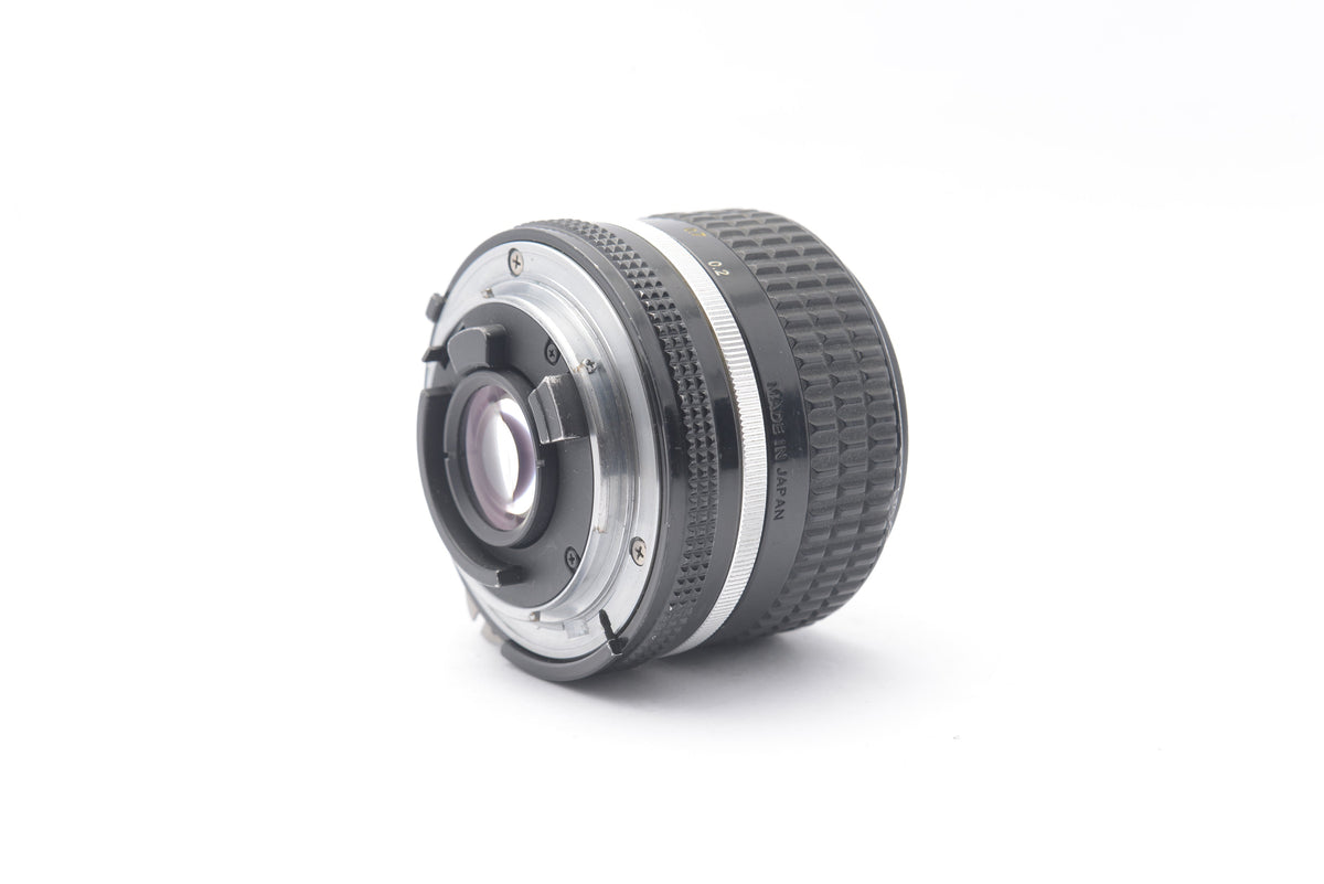 Nikon 28mm f/2.8 AI-S – product view 3