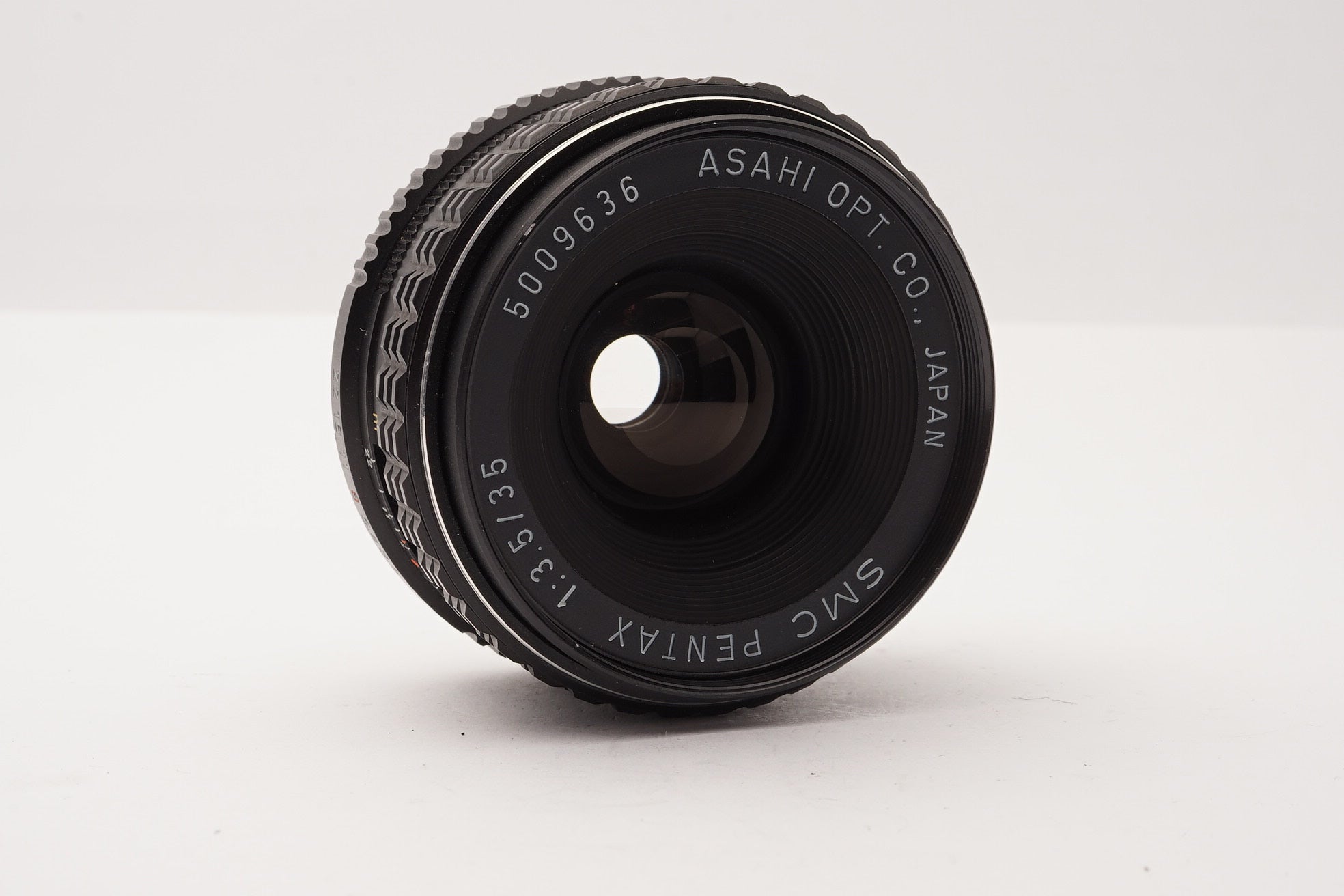 Pentax 35mm f/3.5 SMC – view 1