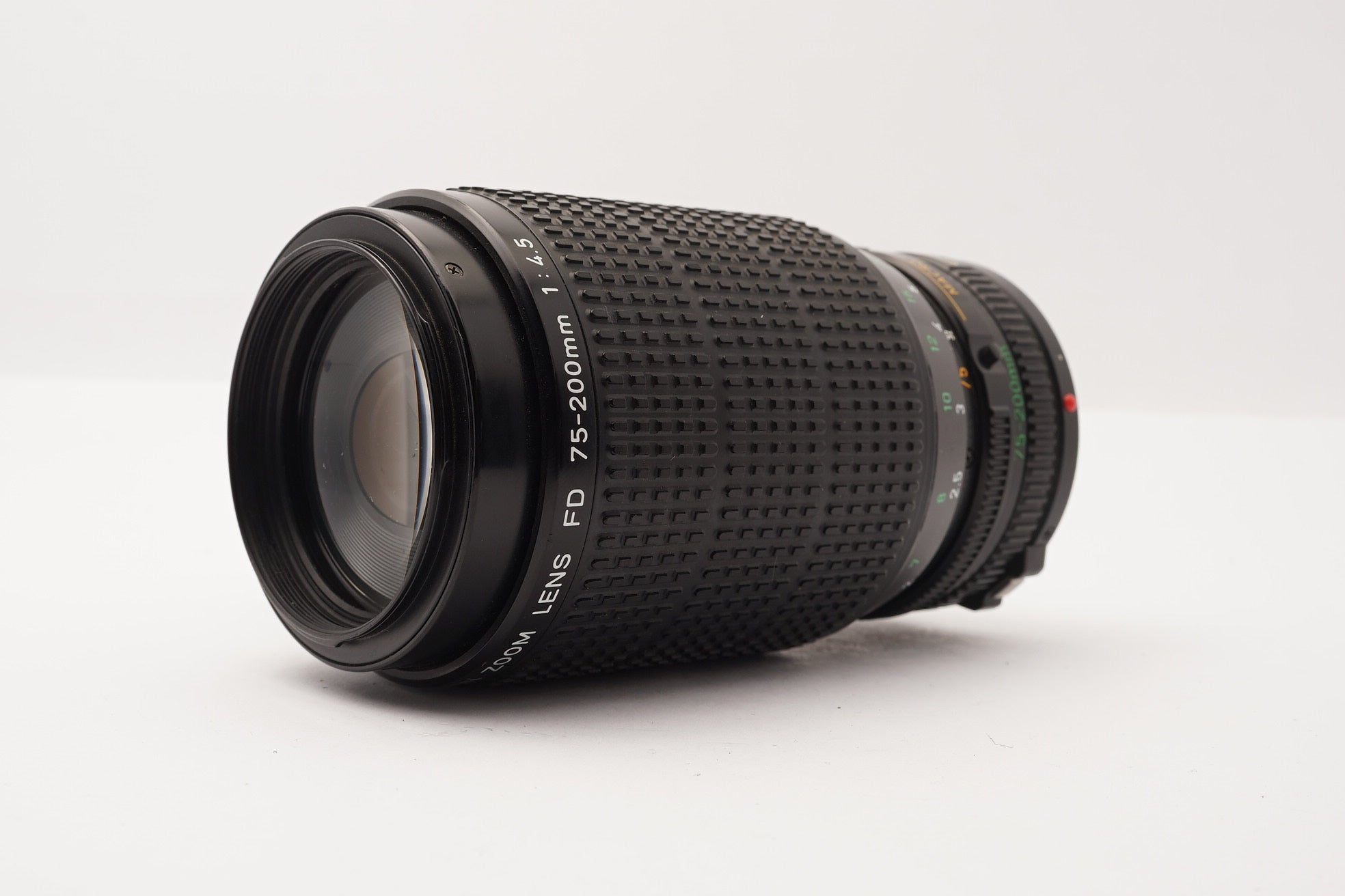 Canon FD 75-200mm f/4.5 Zoom – view 1