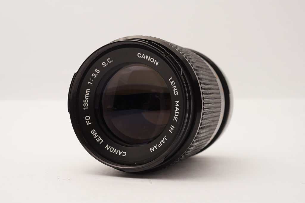 Canon FD 135mm f/3.5 S.C. – view 1