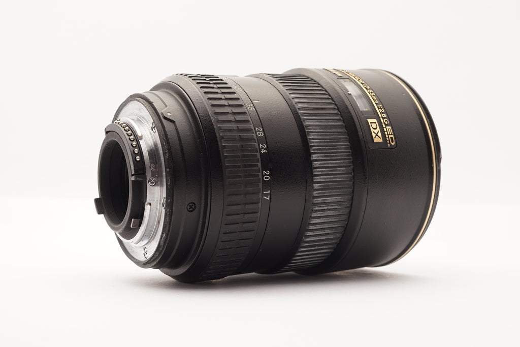 Nikon AF-S DX Zoom-NIKKOR 17-55mm f/2.8G IF-ED Lens – view 3