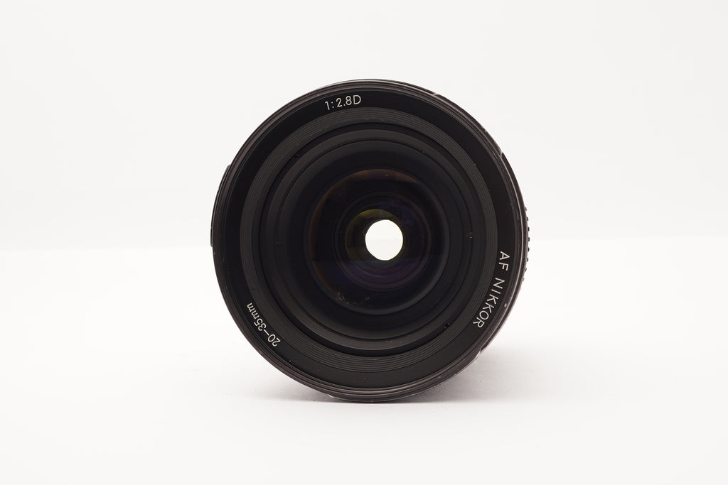Nikon AF Zoom-NIKKOR 20-35mm f/2.8D IF Lens – view 1