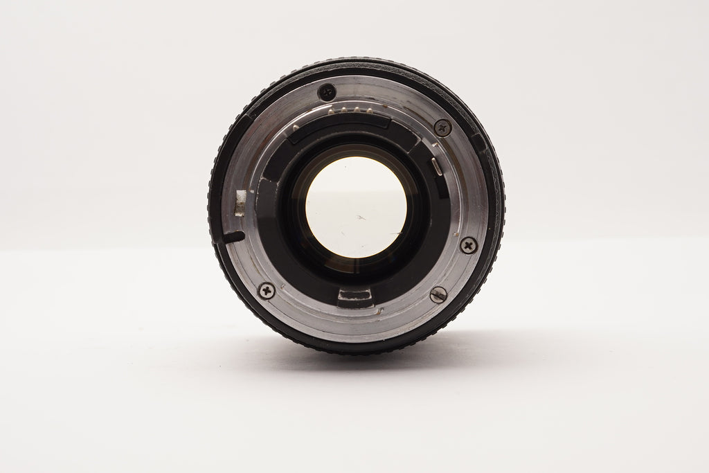 Nikon AF Zoom-NIKKOR 20-35mm f/2.8D IF Lens – view 3
