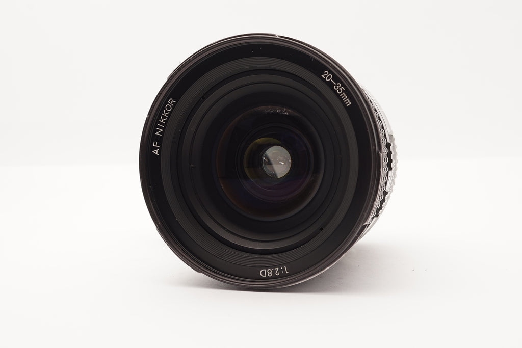 Nikon AF Zoom-NIKKOR 20-35mm f/2.8D IF Lens – view 4
