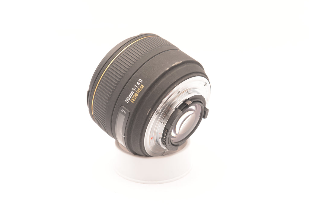 Sigma 30mm f/1.4 EX DC HSM (Nikon F) – view 2