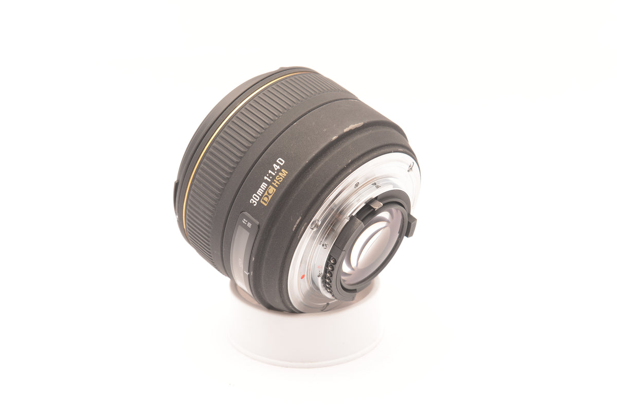 Sigma 30mm f/1.4 EX DC HSM (Nikon F) – view 2