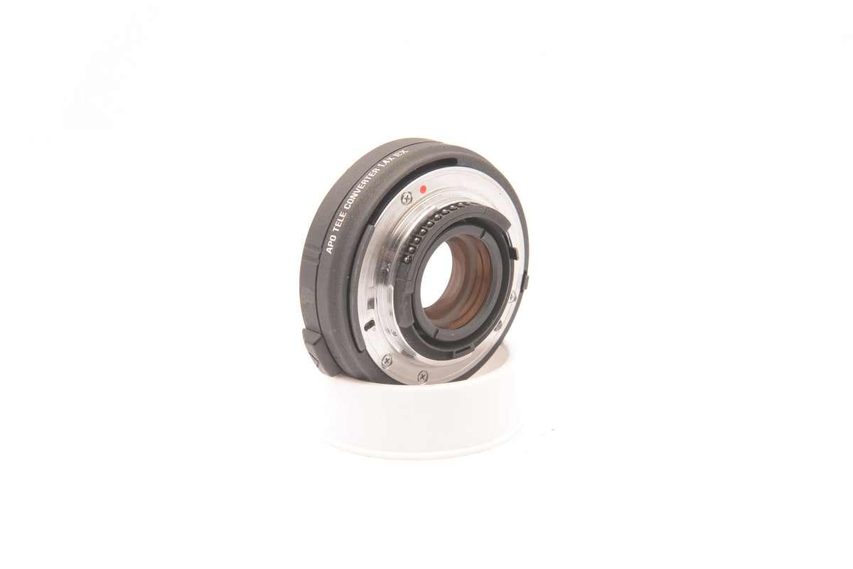 Sigma APO Tele Converter 1.4x EX for Nikon F – view 2