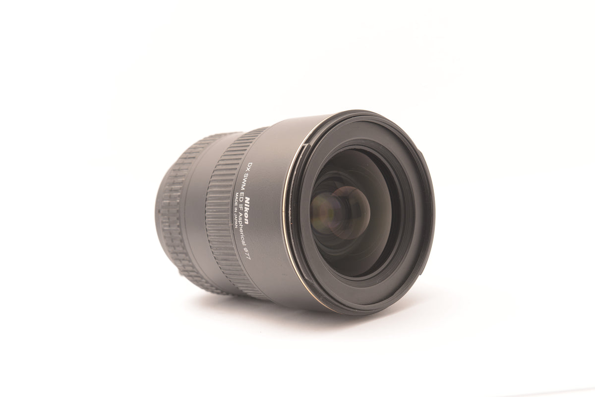 Nikon AF-S DX Zoom-Nikkor 17-55mm f/2.8G IF-ED – view 4