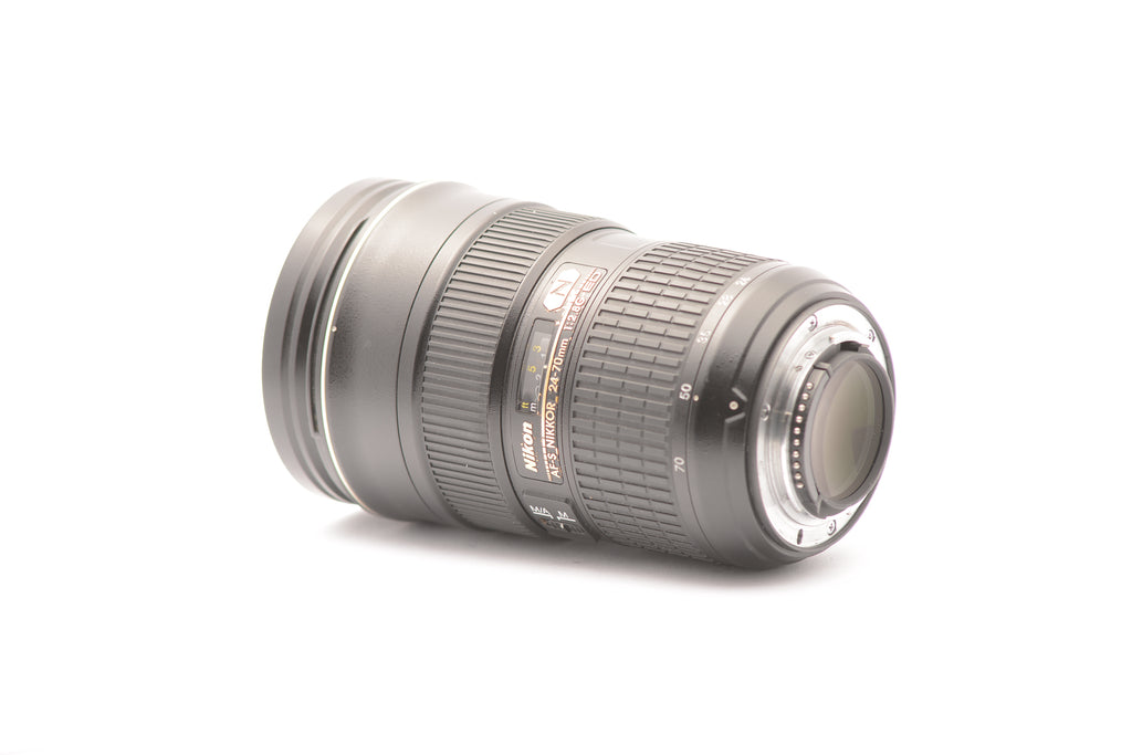 Nikon AF-S NIKKOR 24-70mm f/2.8G ED – view 2