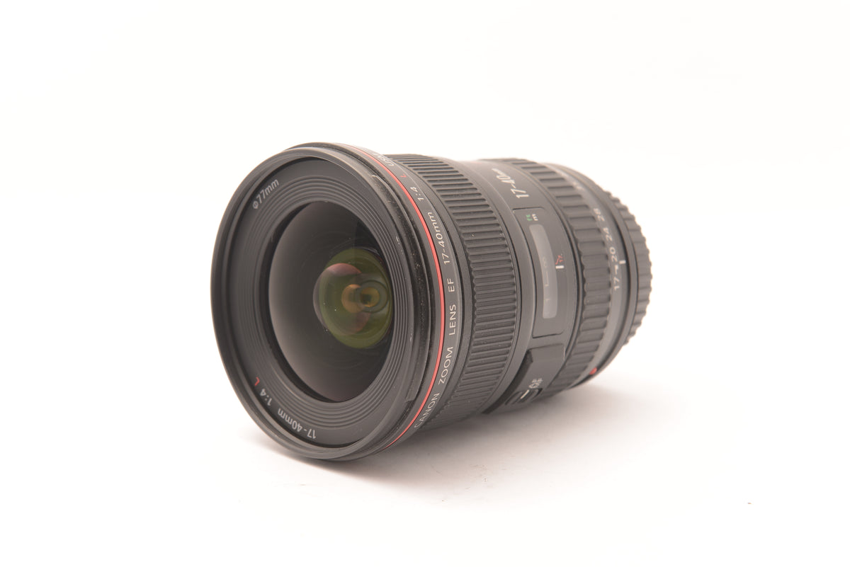 Canon EF 17-40mm f/4L USM Lens – view 1