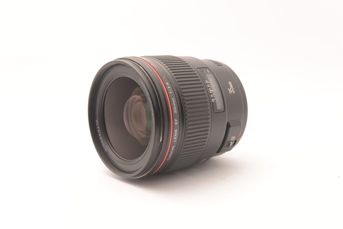 Canon EF 35mm f/1.4L USM Lens – view 1