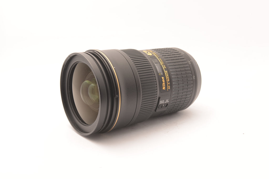 Nikon AF-S NIKKOR 24-70mm f/2.8G ED Lens – view 1