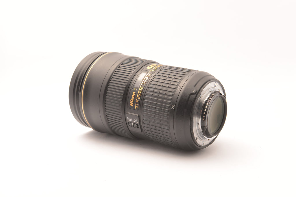 Nikon AF-S NIKKOR 24-70mm f/2.8G ED Lens – view 2