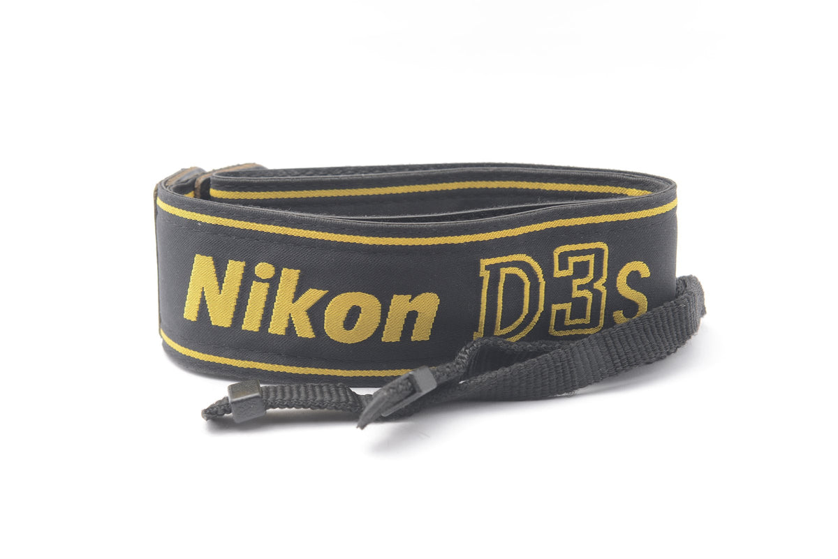 Nikon D3s Strap – Very Good