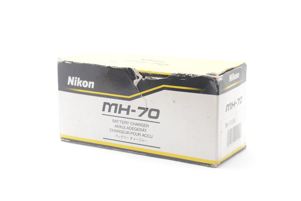 NC-0596 — Nikon MH-70 Battery Charger — main product view